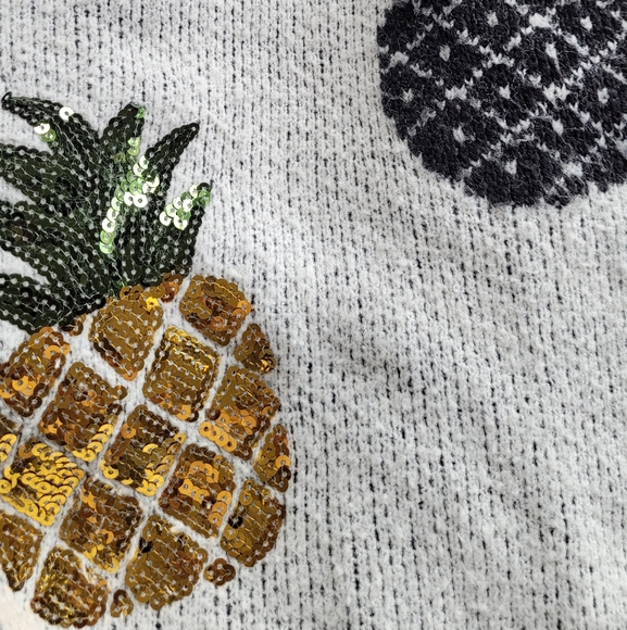 Dreamers acrylic pineapple sweater - Picture 7 of 8